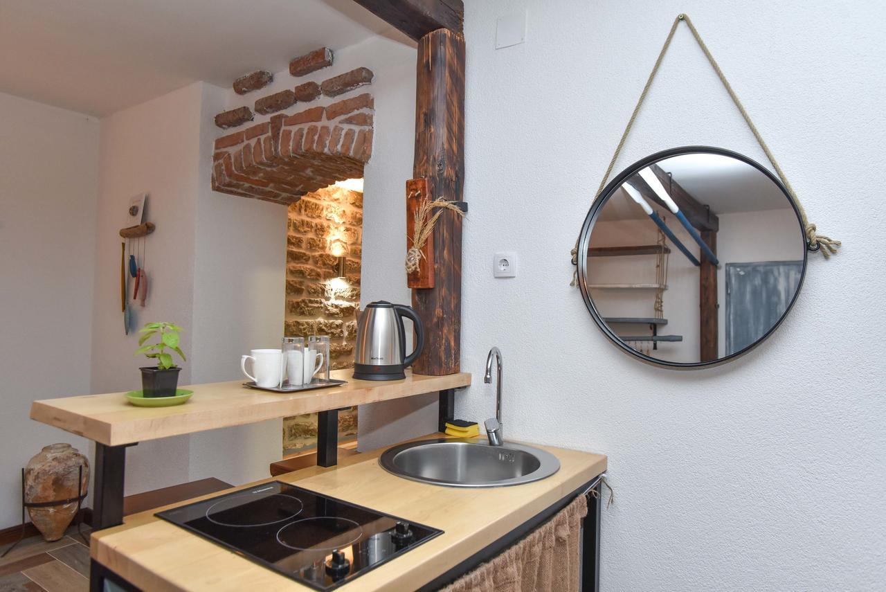 Ambient Apartment *