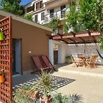 Guest House Ambient